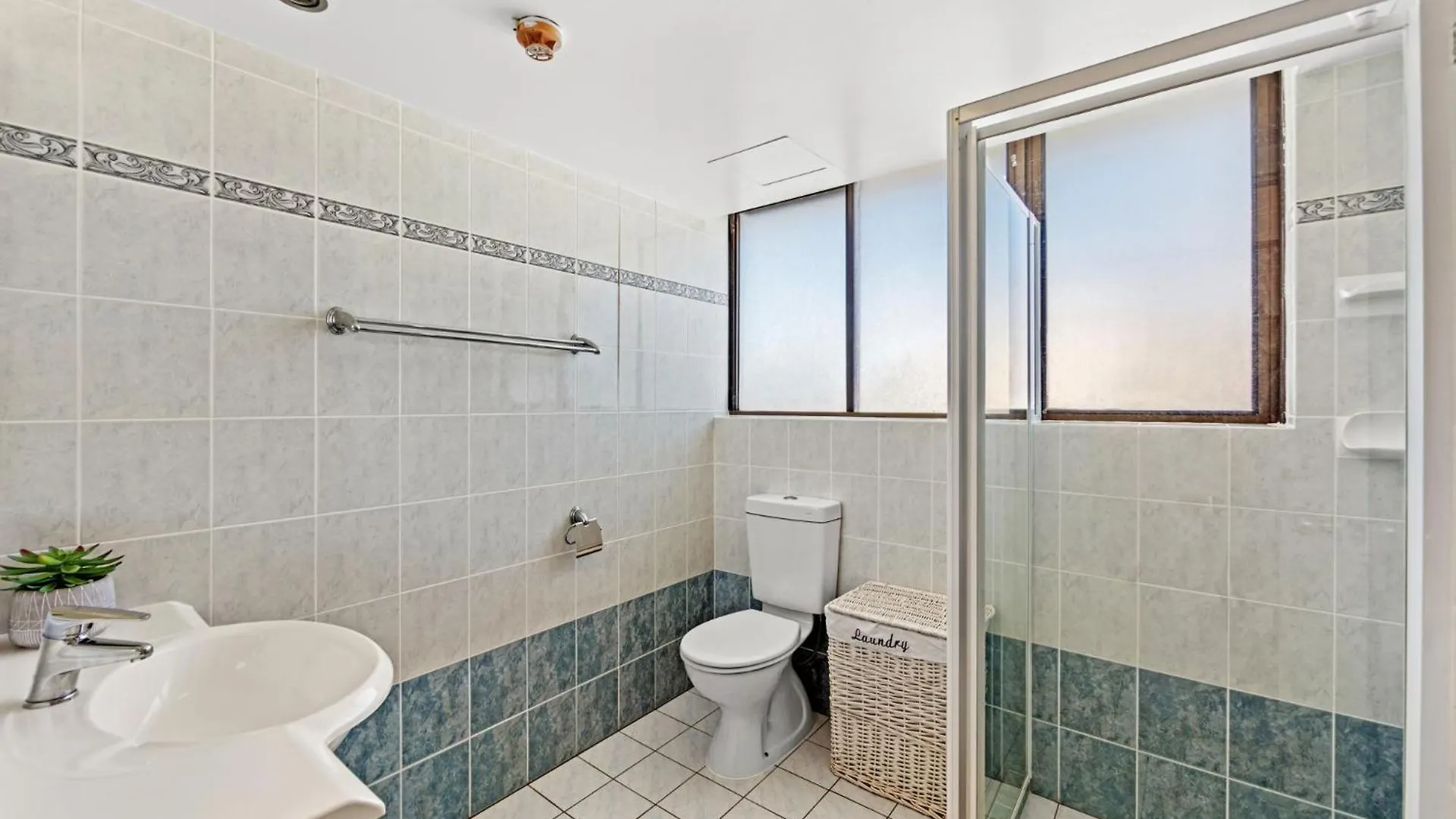 Bayview Apartments Rainbow Bay Coolangatta